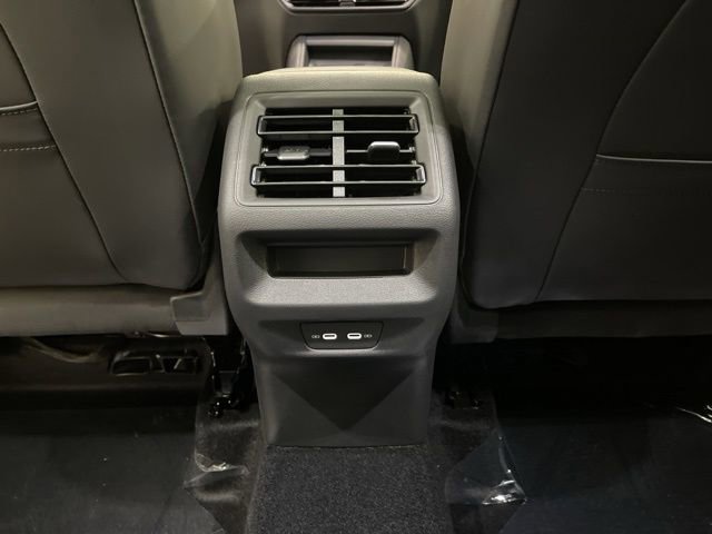 New 2026 Volkswagen Tiguan SE image 28