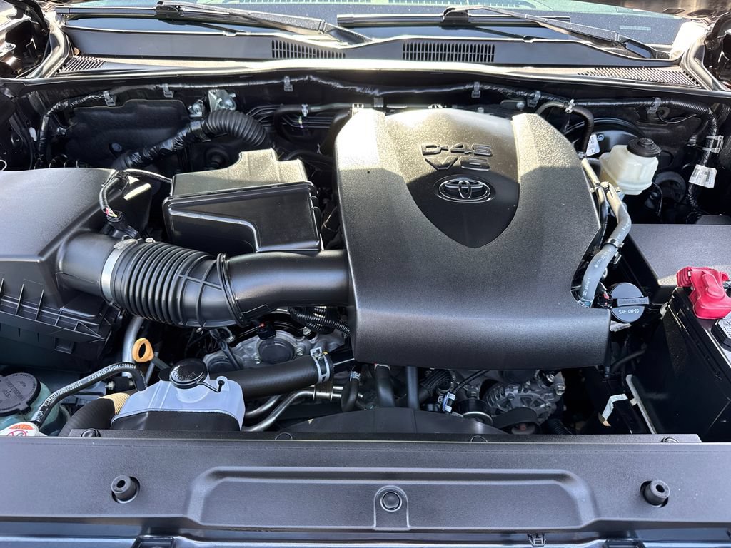 Used 2020 Toyota Tacoma SR5 RWD image 10