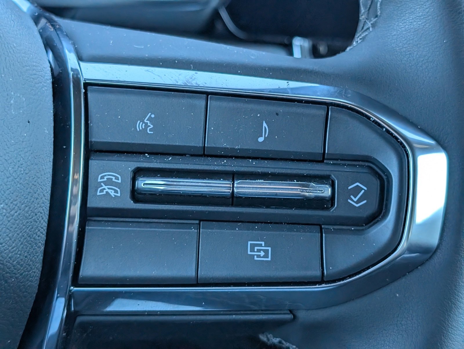 Used 2025 GMC Canyon Elevation w/ Convenience Package image 12