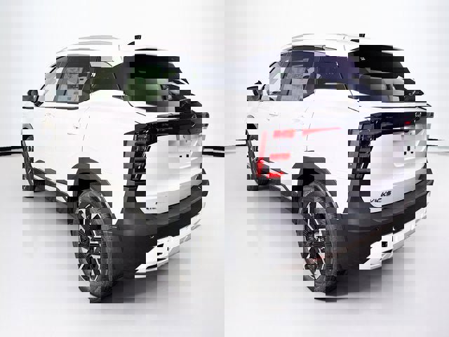 New 2026 Nissan Kicks SV w/ SV Premium Package image 7