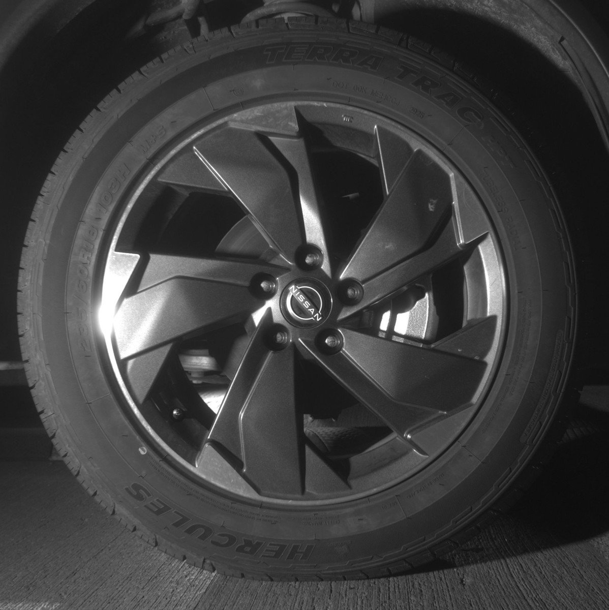 Used 2025 Nissan Rogue SV AWD/4WD image 13