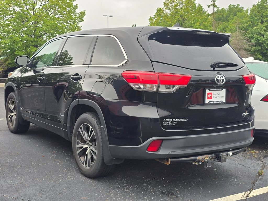 Certified 2017 Toyota Highlander Plus AWD/4WD image 6