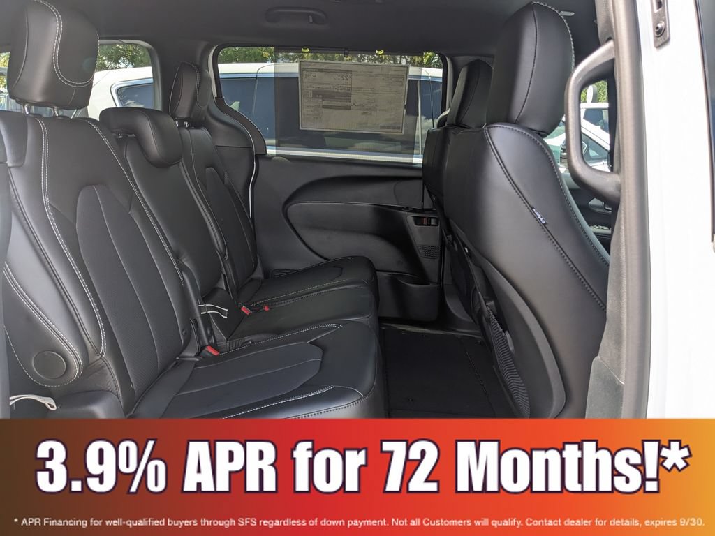 New 2026 Chrysler Pacifica Select FWD image 25