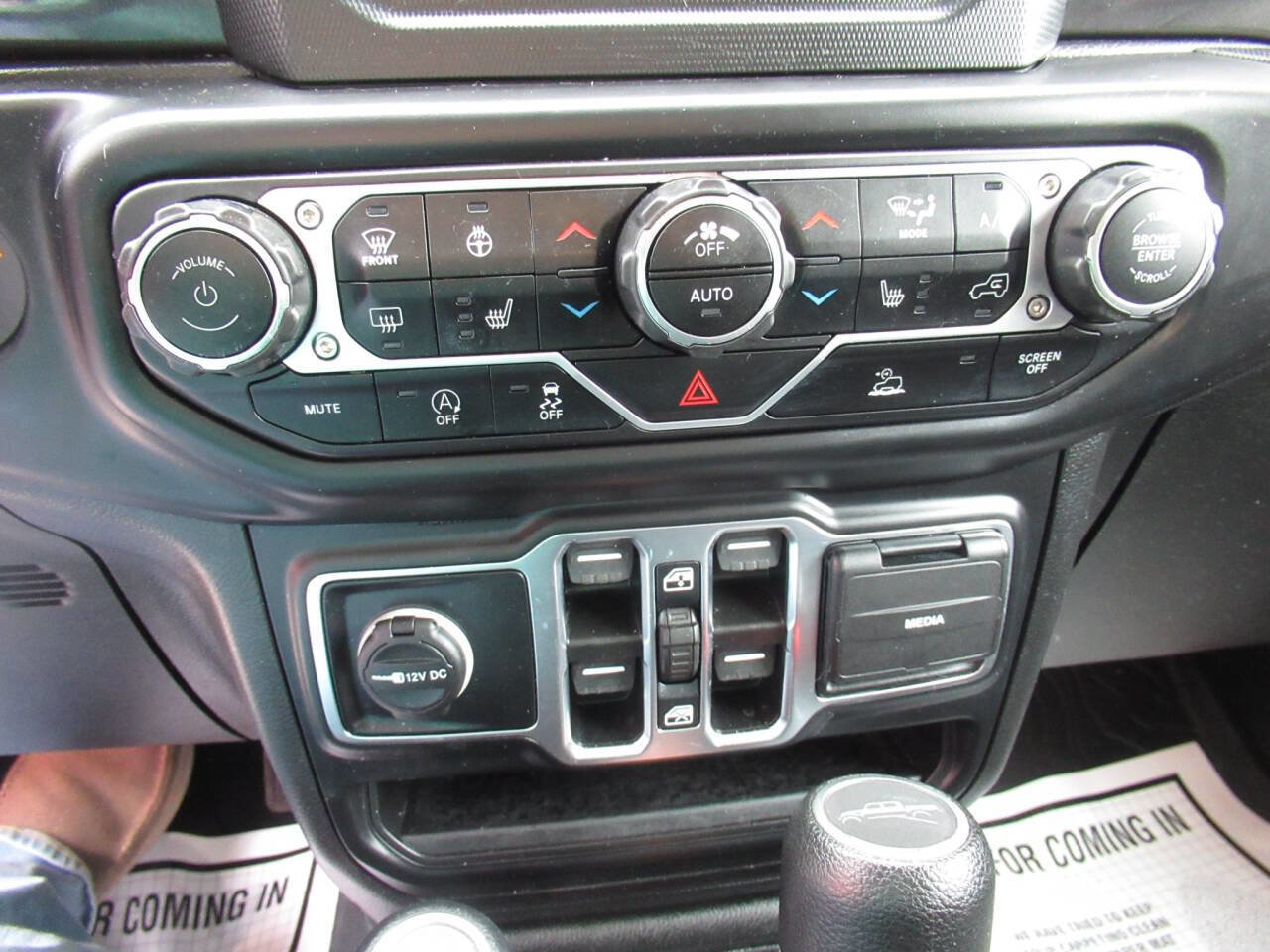 Used 2022 Jeep Gladiator Sport image 28