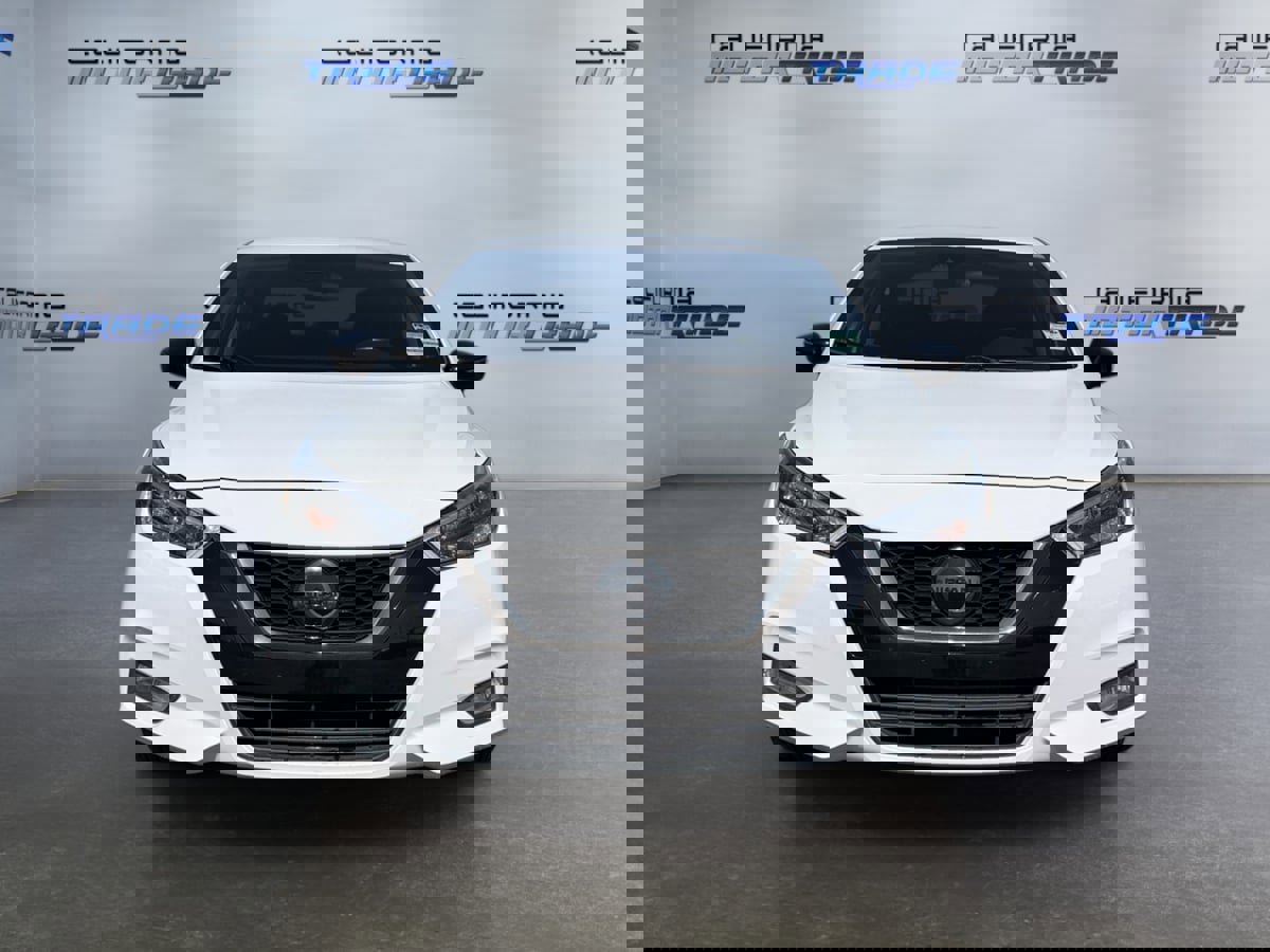 Used 2020 Nissan Versa SR image 2