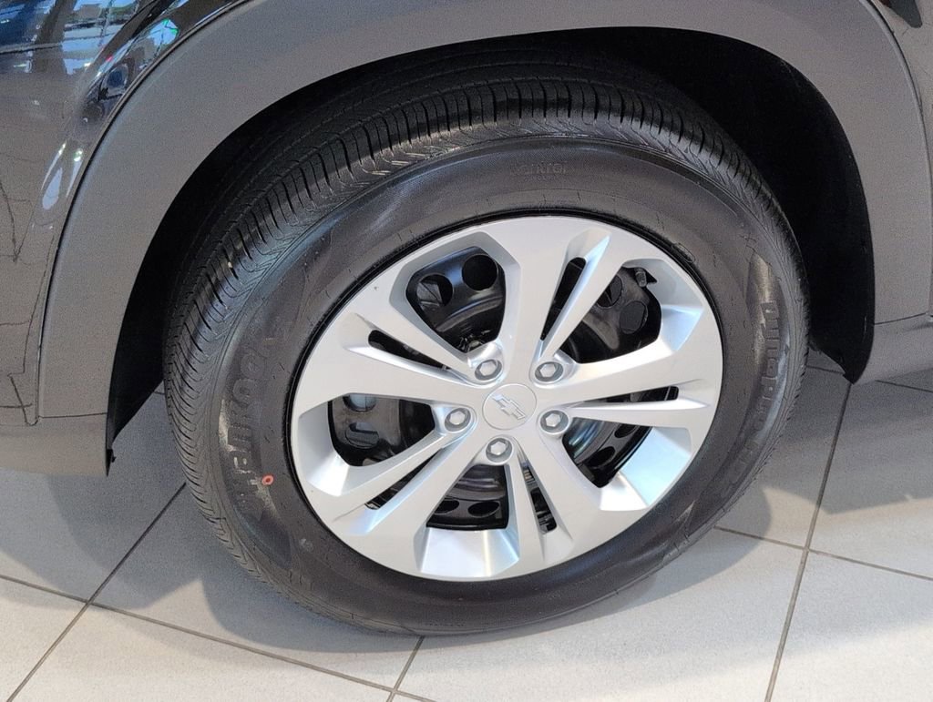 New 2026 Chevrolet Trax LS w/ Driver Confidence Package image 10