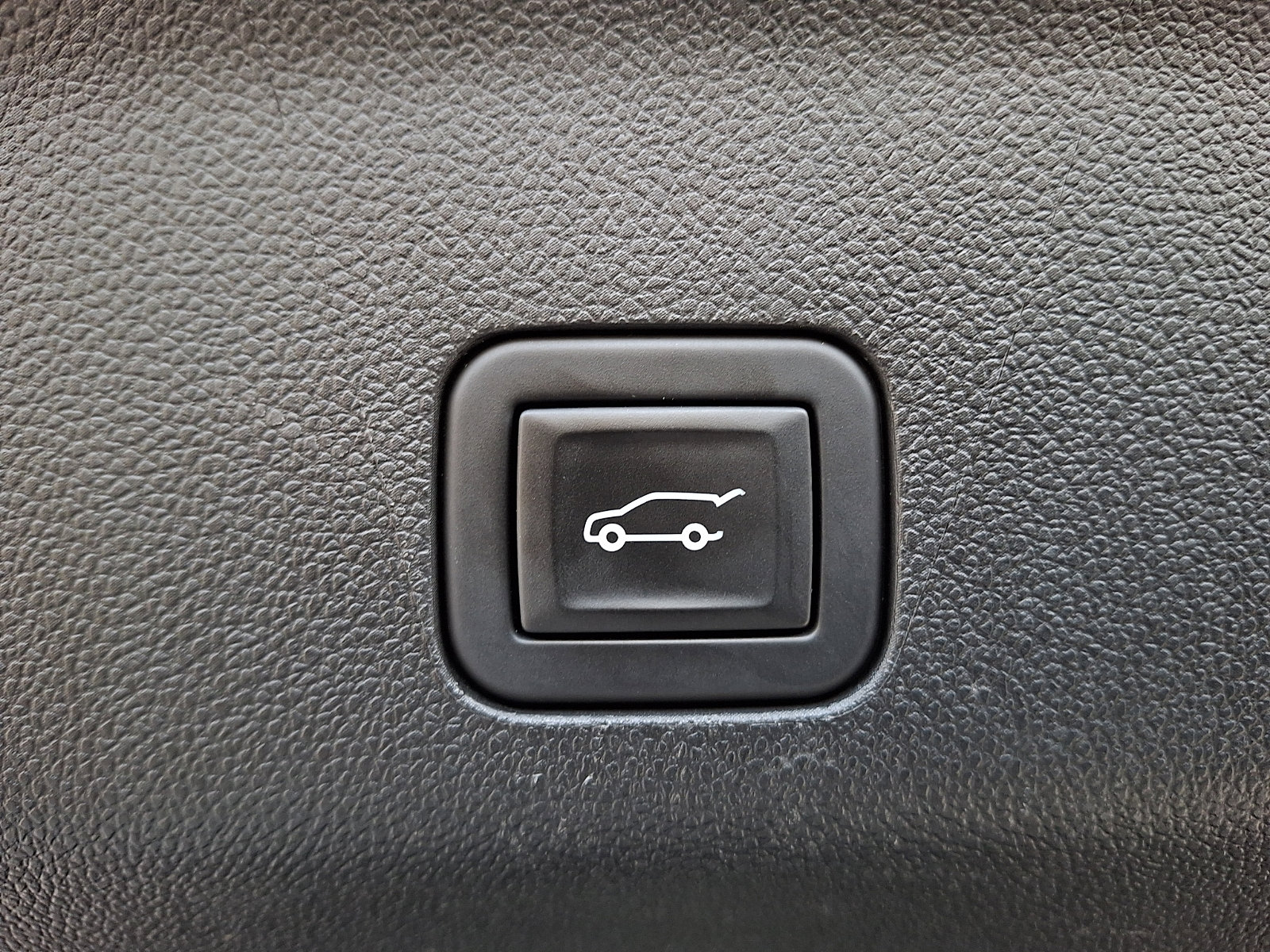 Used 2023 GMC Yukon XL Denali AWD/4WD image 31