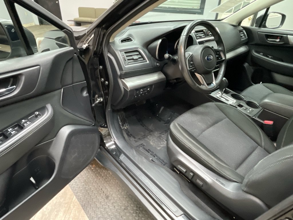 Used 2019 Subaru Outback 2.5i Premium AWD/4WD image 4