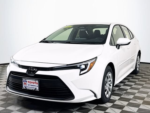 Used 2026 Toyota Corolla LE FWD image 2