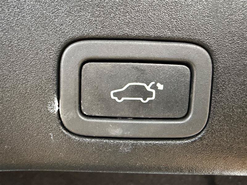 Used 2016 Jaguar XJ L Supercharged RWD image 23