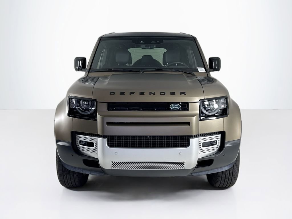 Used 2025 Land Rover Defender 110 S image 8