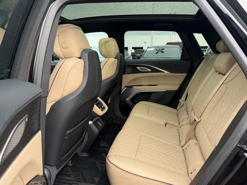 Used 2025 Cadillac Lyriq Luxury w/ Nappa Leather Package AWD/4WD image 7