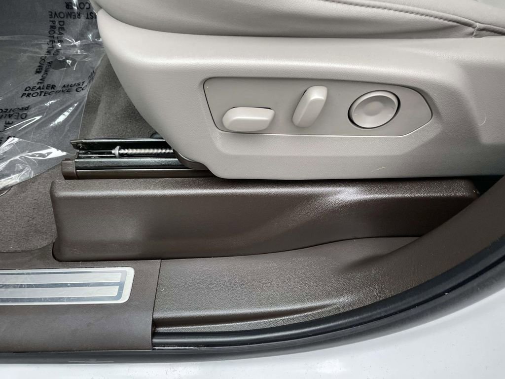 Used 2024 Chevrolet Silverado 1500 LTZ image 30