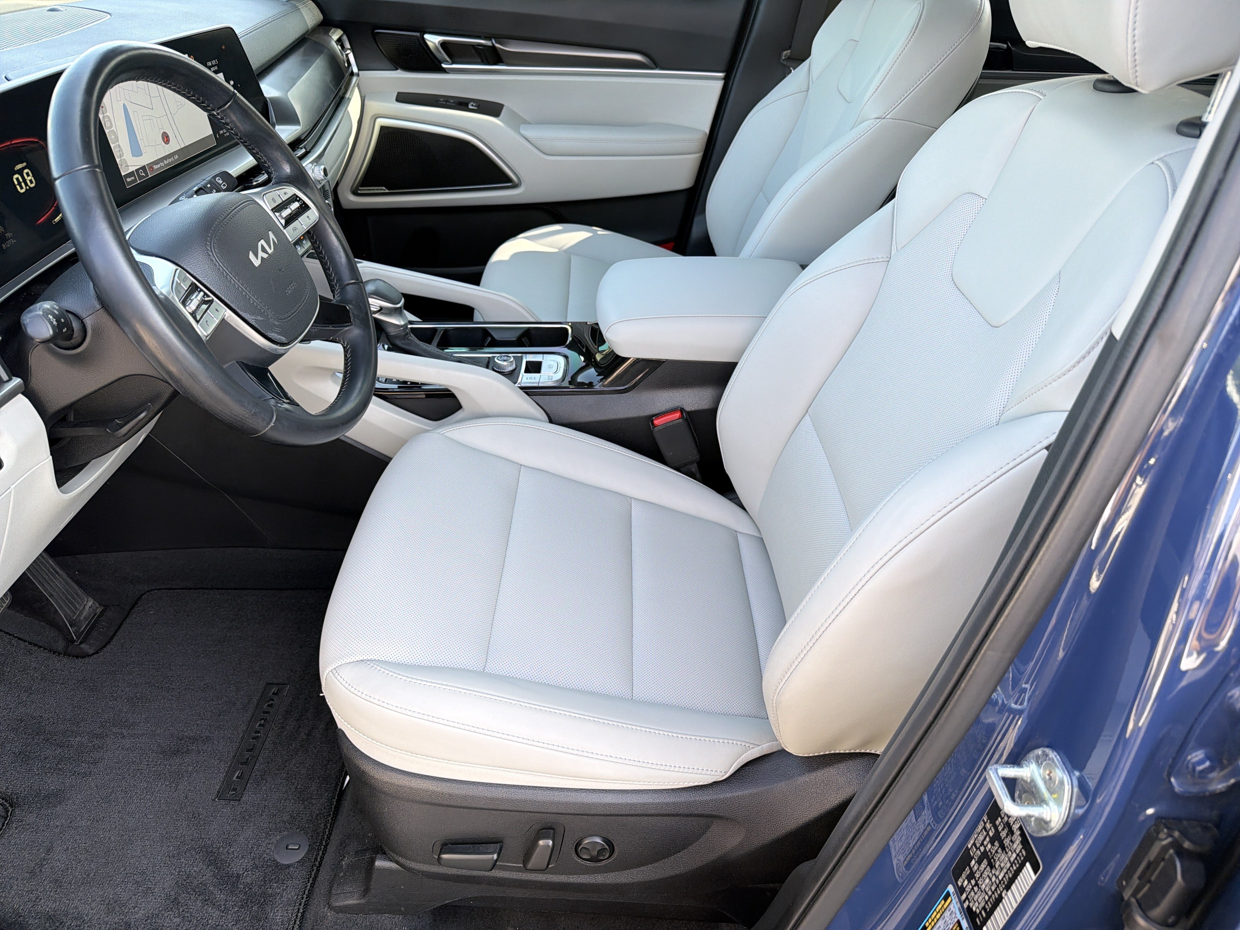 Used 2023 Kia Telluride S w/ S Sunroof Package FWD image 2