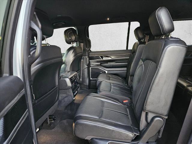 Used 2022 Jeep Wagoneer Series II AWD/4WD image 13