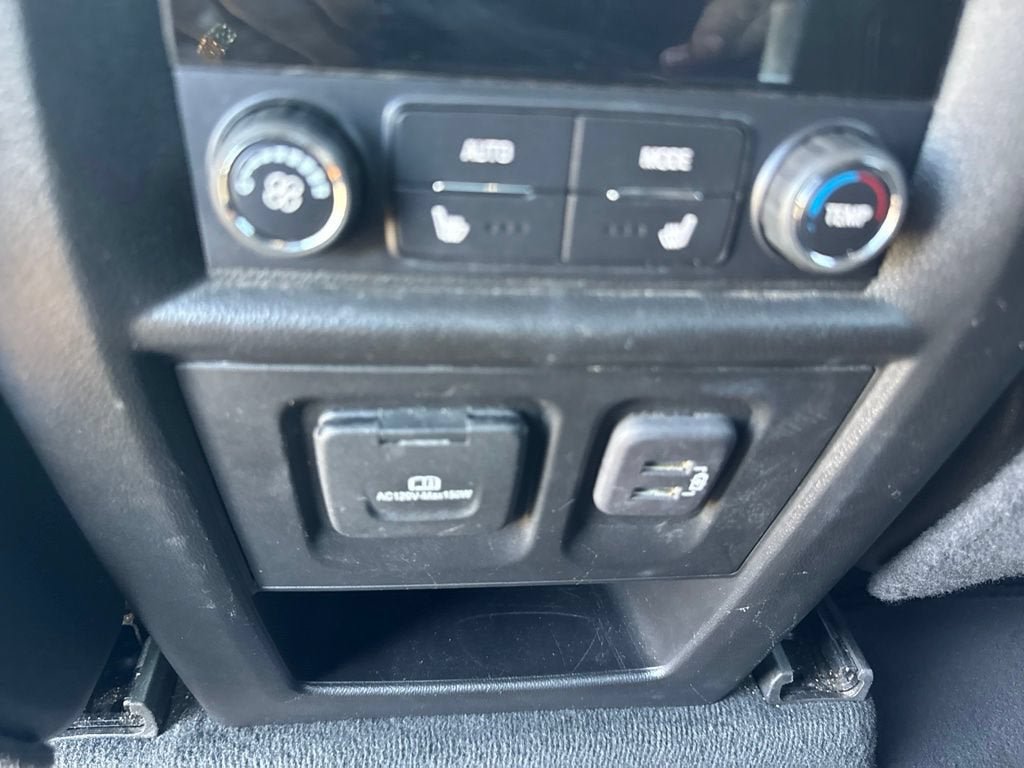 Used 2023 Chevrolet Traverse Premier AWD/4WD image 17