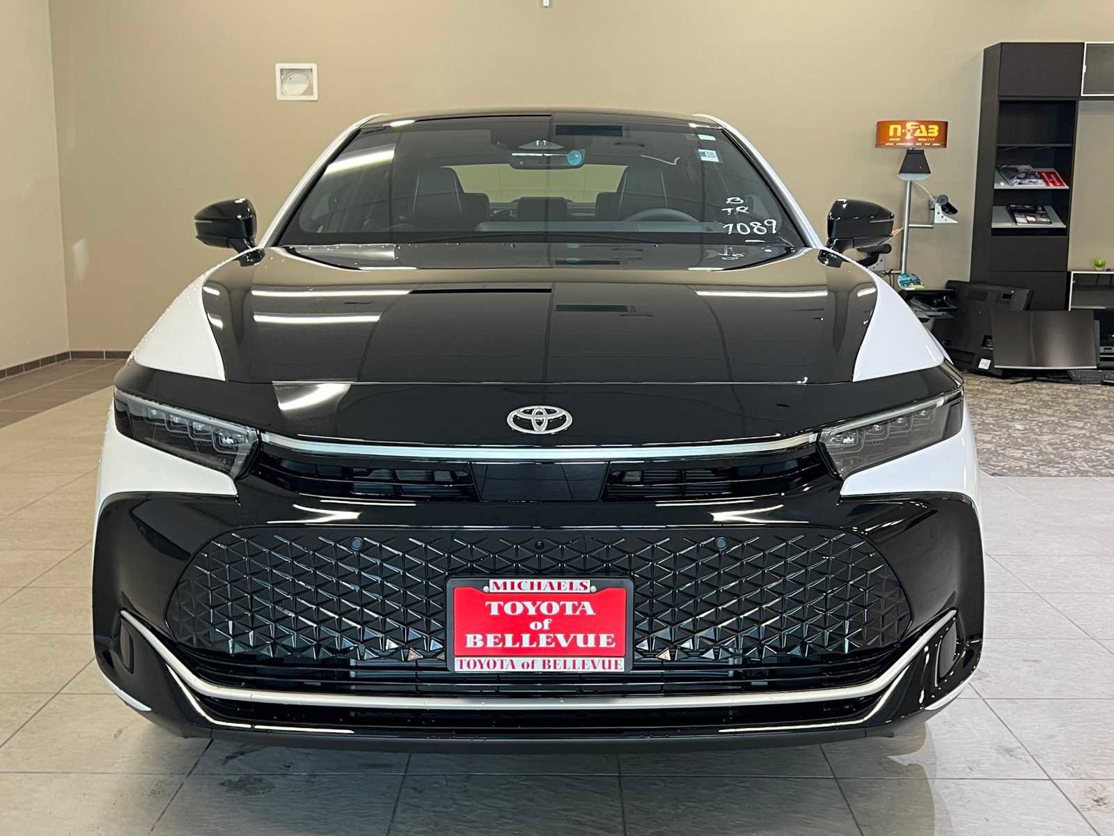 New 2026 Toyota Crown Platinum image 8