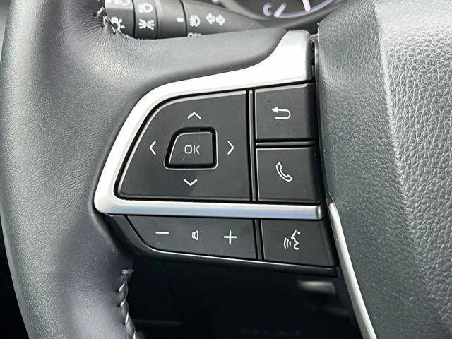 Used 2025 Toyota Highlander XLE FWD image 20