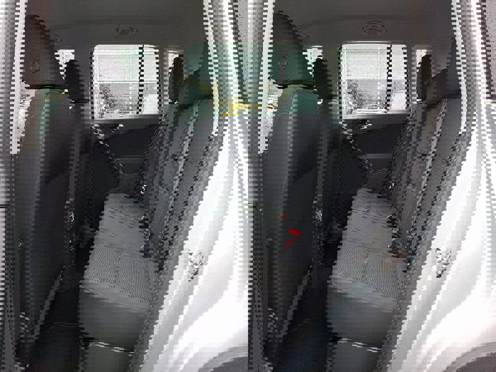 Used 2013 Volkswagen Tiguan S image 10