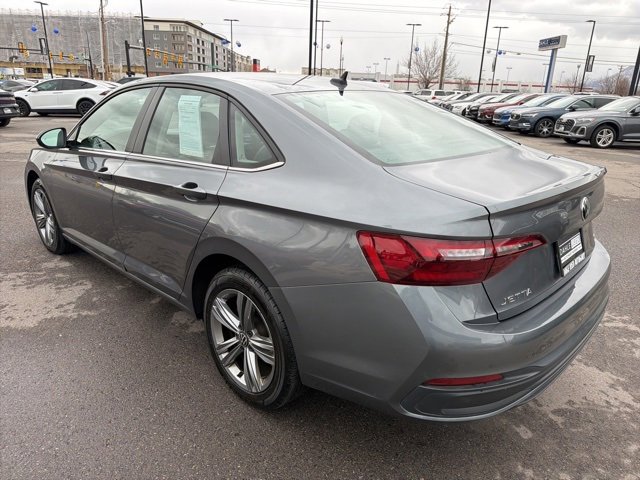 Used 2024 Volkswagen Jetta SE image 5