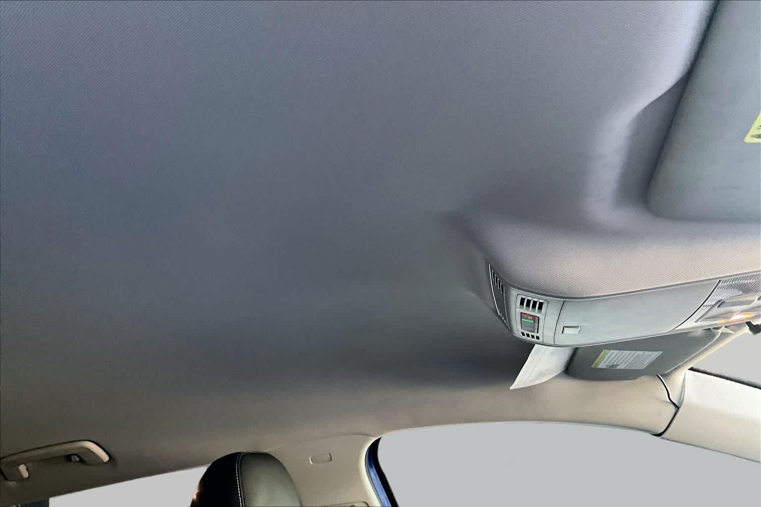 Certified 2023 Volkswagen Taos SE FWD image 14