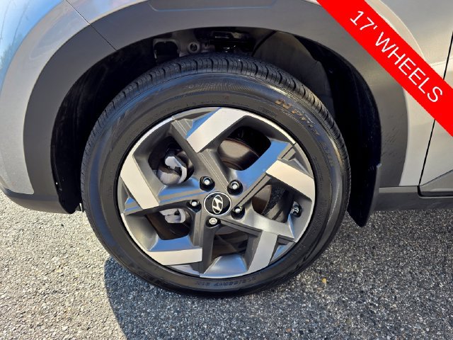 Used 2025 Hyundai Venue SEL FWD image 28