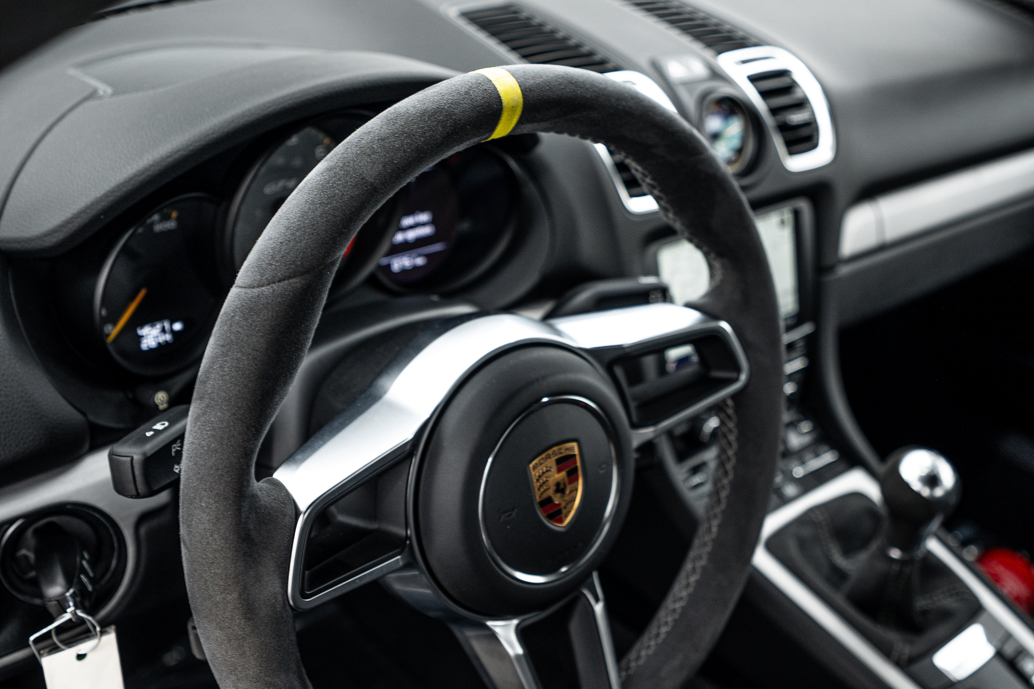 Certified 2016 Porsche Cayman GT4 RWD image 15