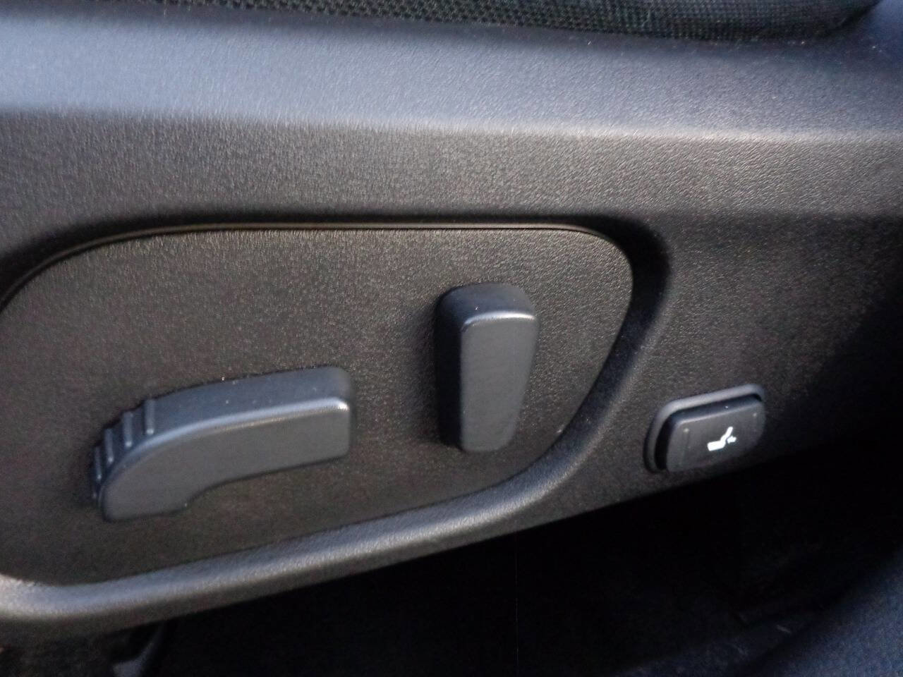 Used 2015 Subaru Forester 2.5i Premium w/ All-Weather Package image 23