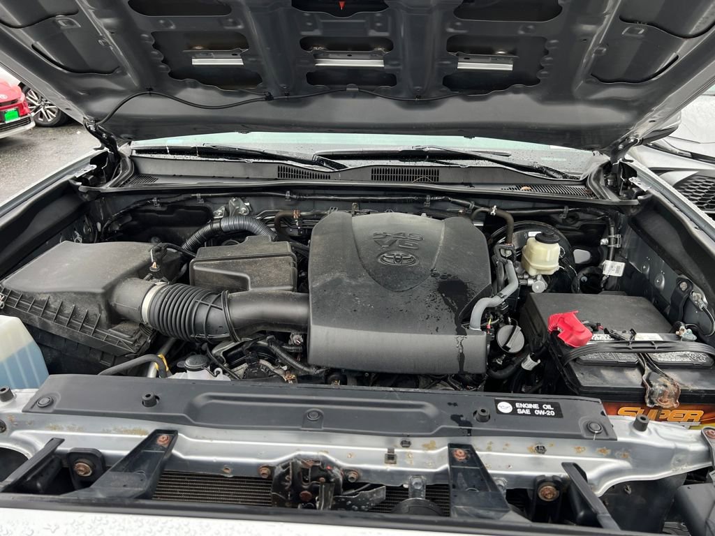 Used 2016 Toyota Tacoma TRD Sport image 40