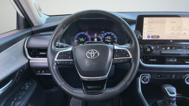 Used 2024 Toyota Grand Highlander AWD image 10