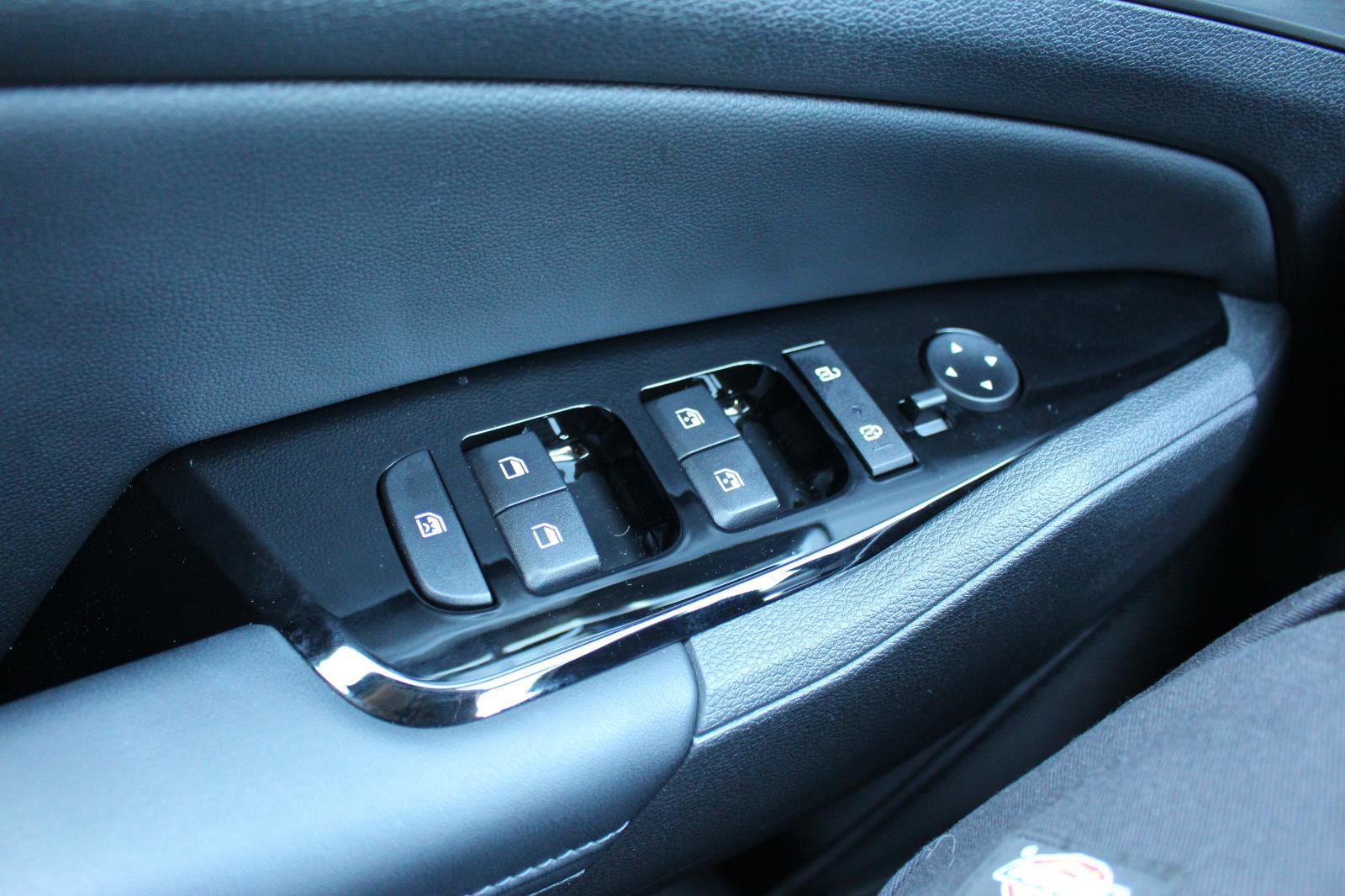 Used 2025 Kia Sportage EX image 29