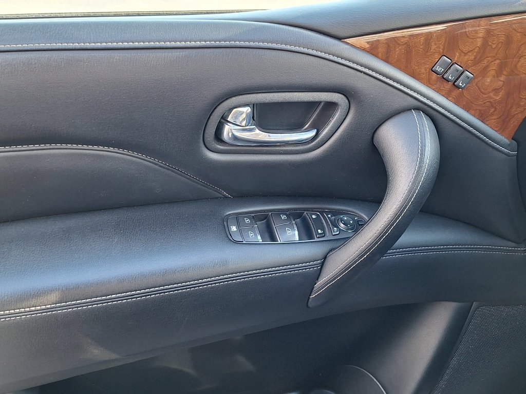 Used 2019 INFINITI QX80 Luxe w/ Proassist Package AWD/4WD image 9