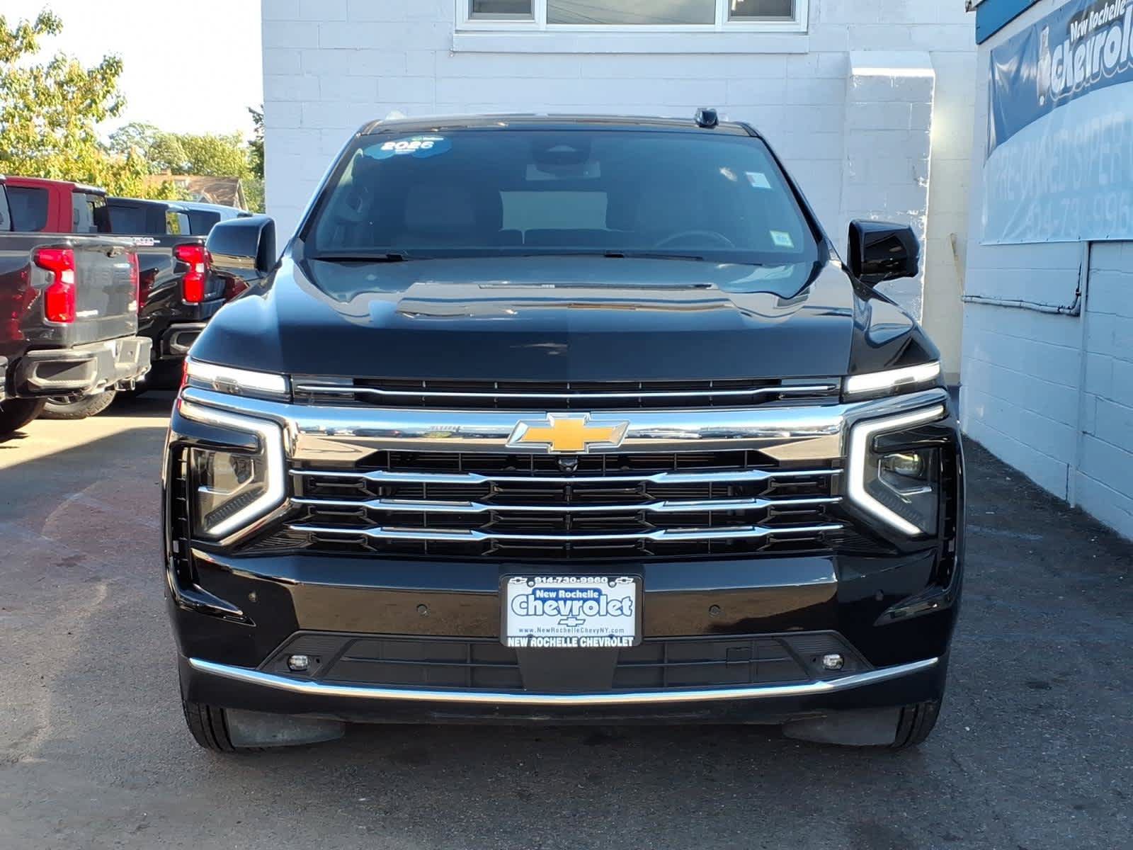 Used 2026 Chevrolet Suburban LT w/ Comfort Package AWD/4WD image 2