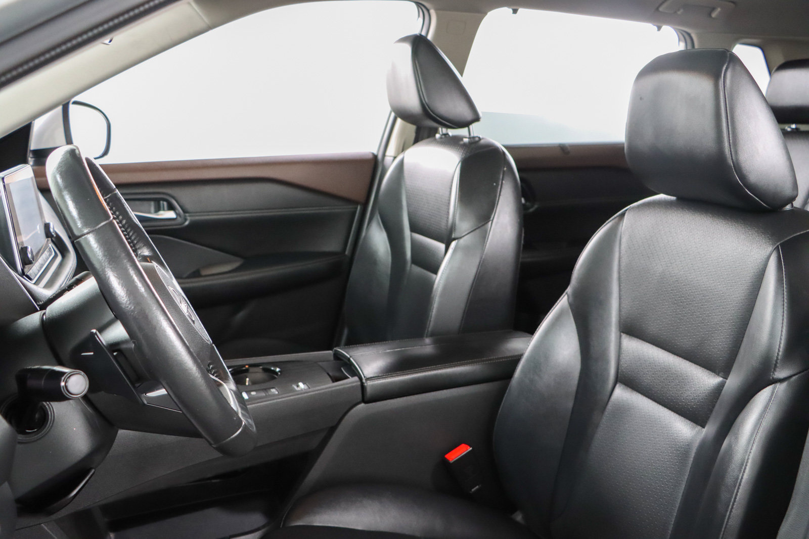 Used 2022 Nissan Rogue SV w/ SV Premium Package FWD image 24