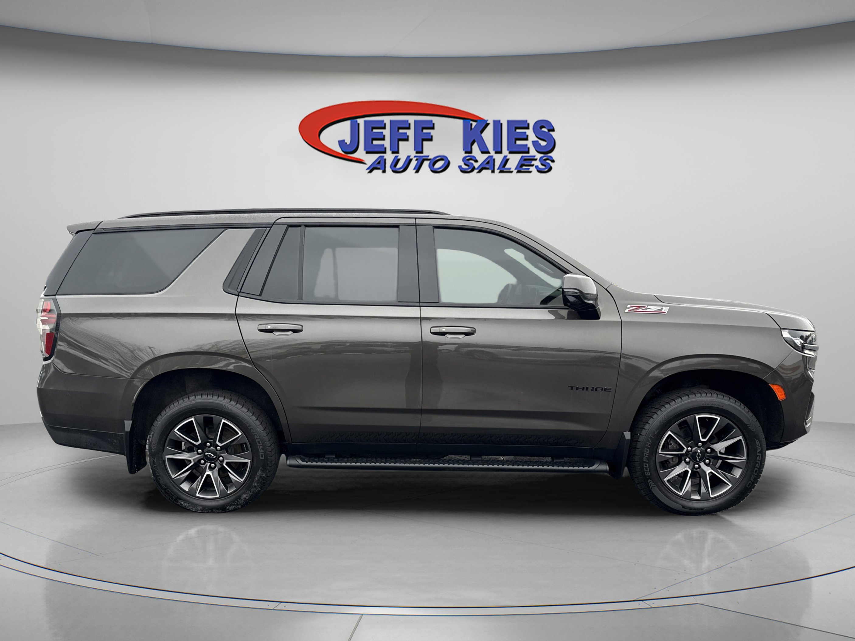 Used 2021 Chevrolet Tahoe Z71 w/ Z71 Off-Road Package image 4