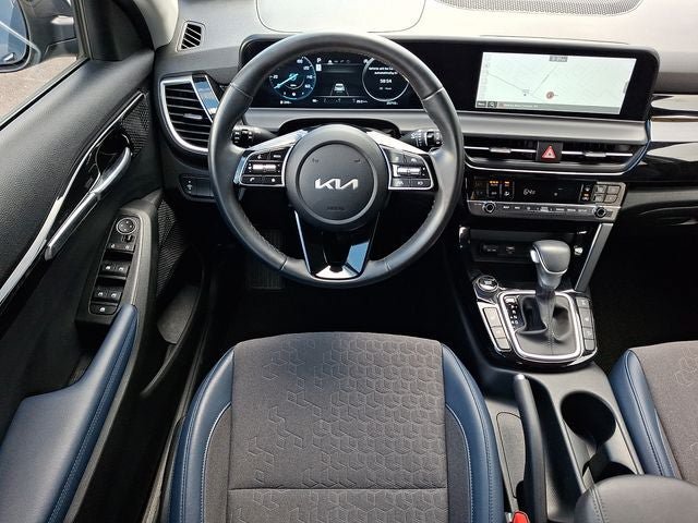 Used 2024 Kia Seltos S AWD/4WD image 11