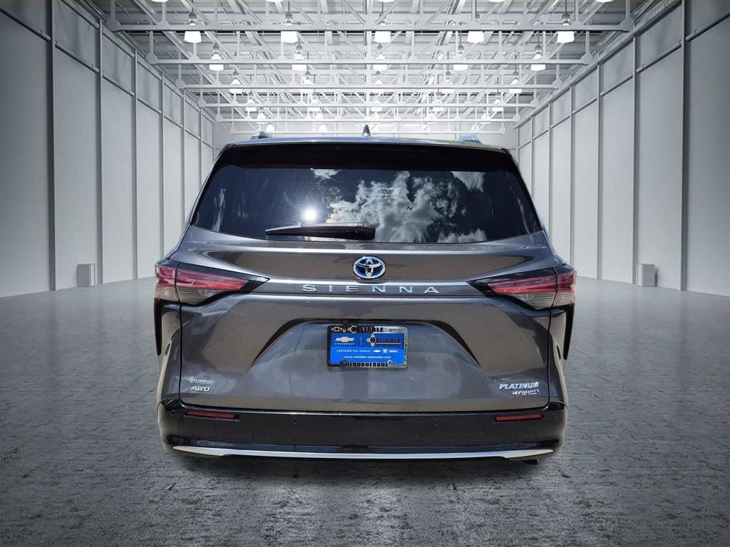 Used 2023 Toyota Sienna Platinum AWD/4WD image 14