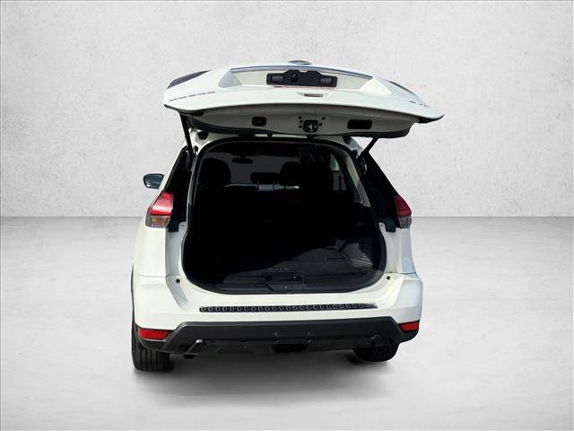 Used 2017 Nissan Rogue SV w/ SV Premium Package AWD/4WD image 7