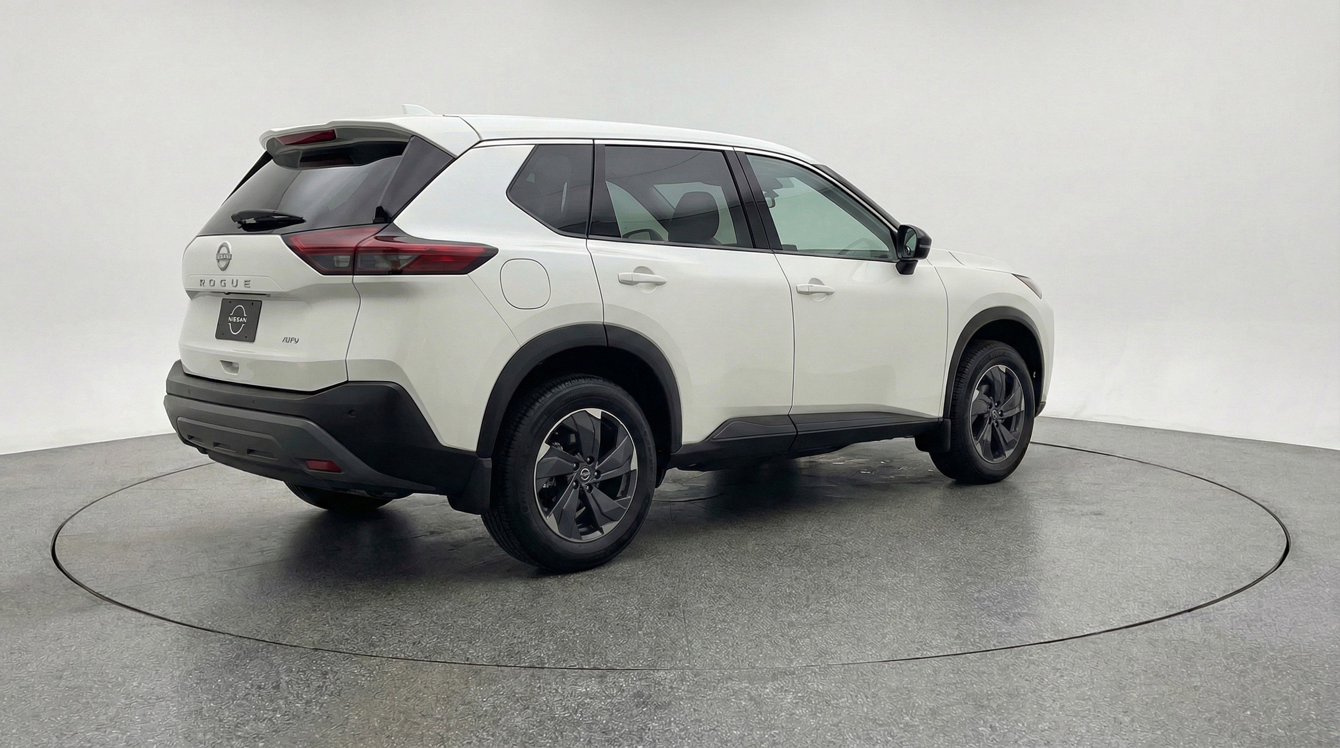 Used 2025 Nissan Rogue SV FWD image 9