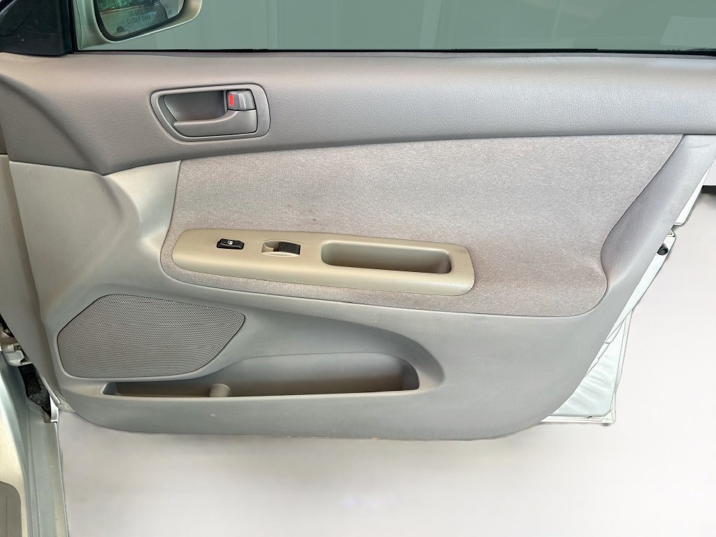 Used 2004 Toyota Camry LE FWD image 22