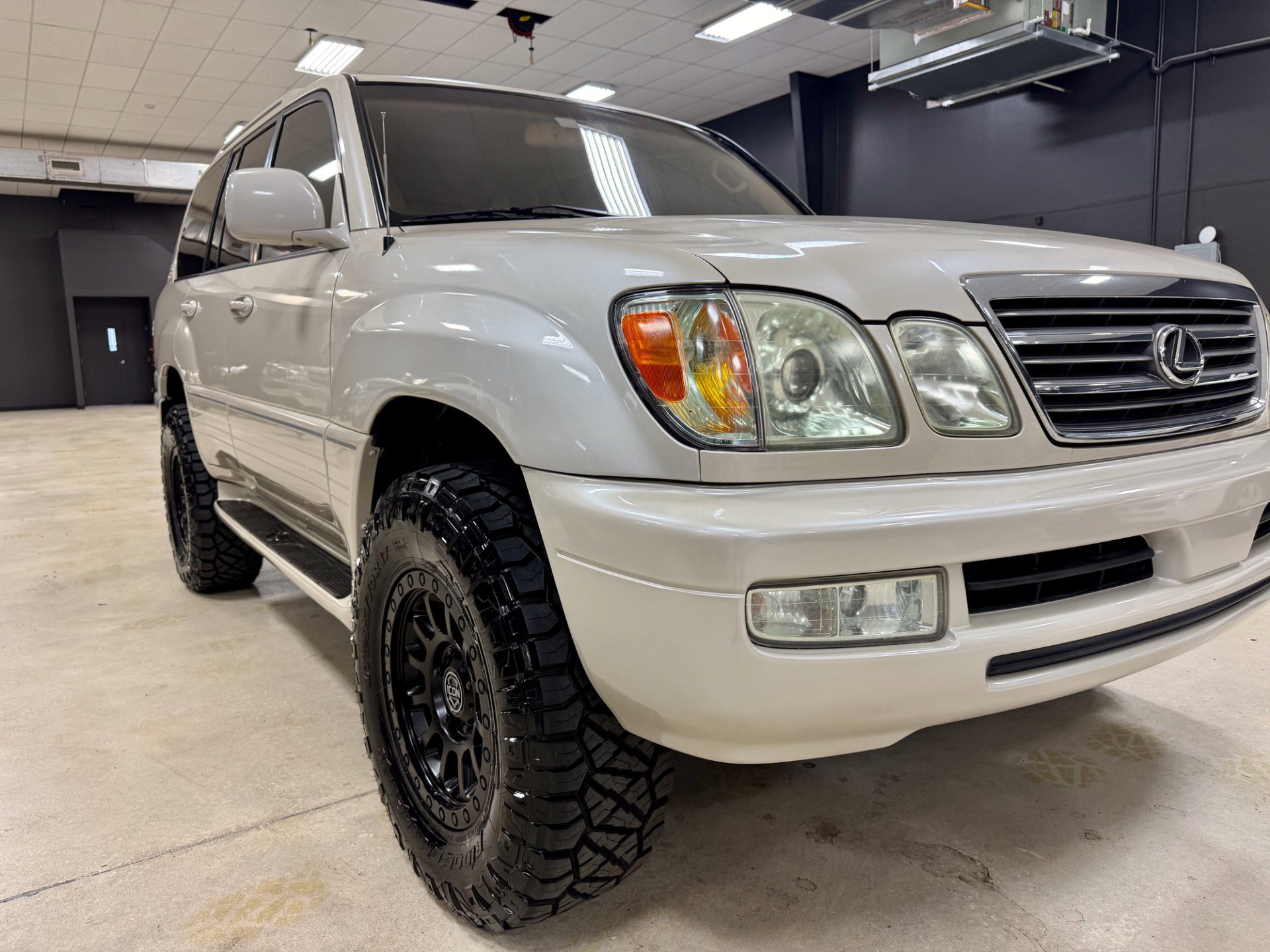 Used 2005 Lexus LX 470 4WD image 17