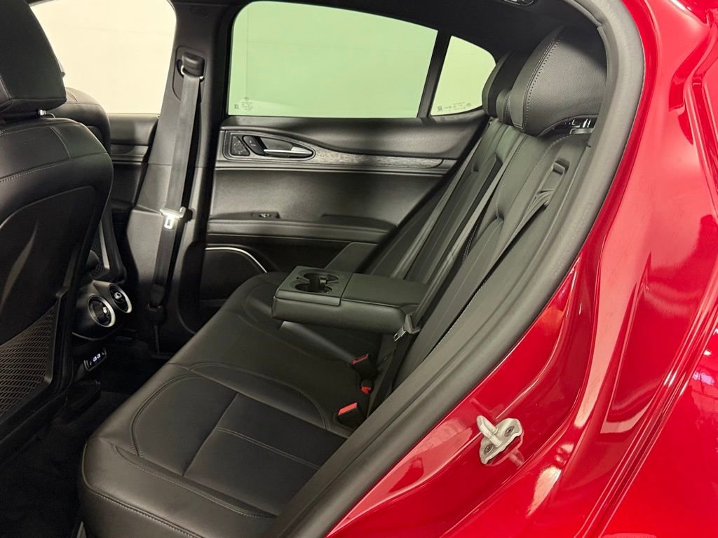 Used 2023 Alfa Romeo Stelvio Sprint image 27