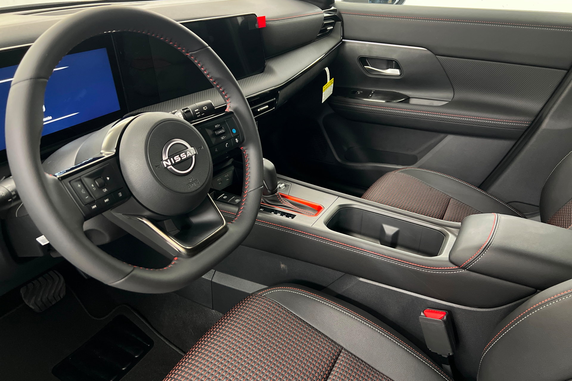 New 2026 Nissan Kicks SR w/ Cold Weather Package FWD image 15