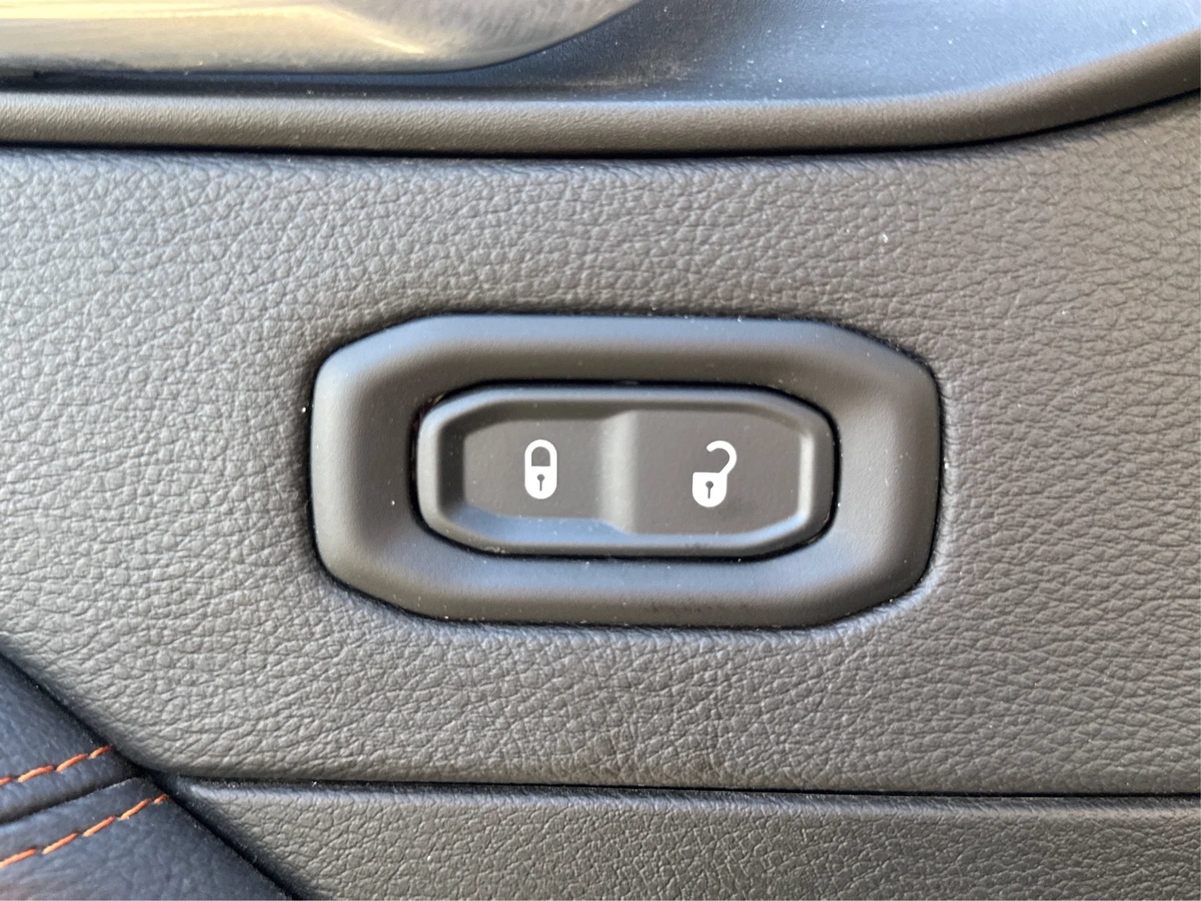 Used 2022 Jeep Gladiator Mojave w/ Cold Weather Group image 38