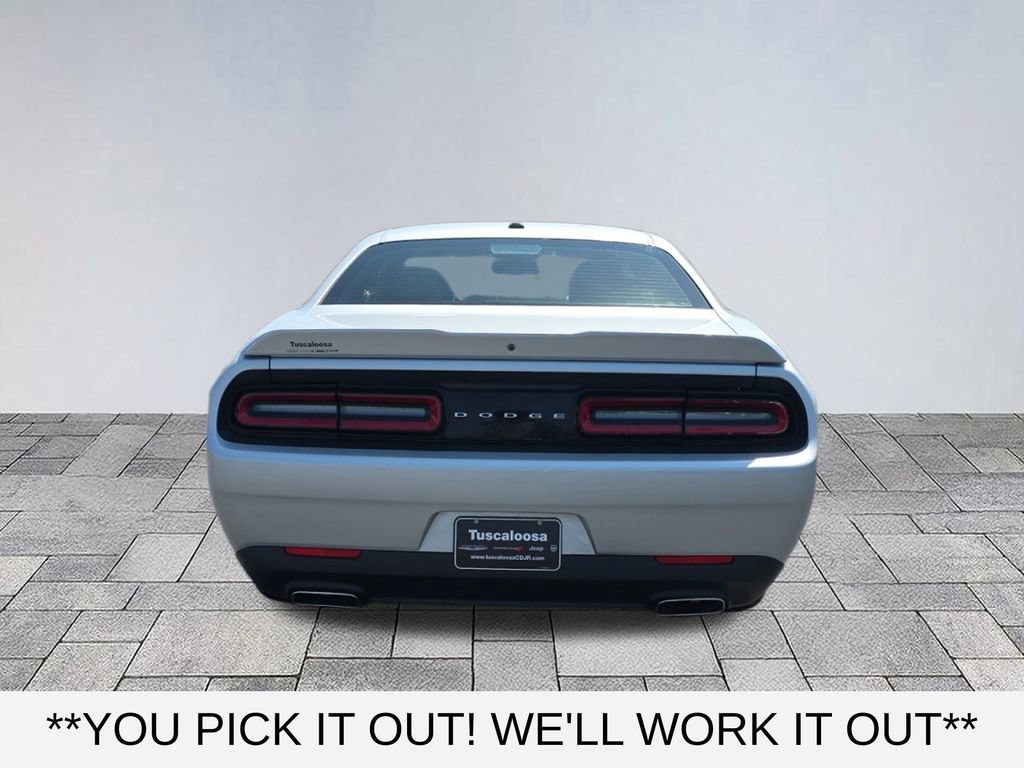 Used 2022 Dodge Challenger SXT RWD image 6