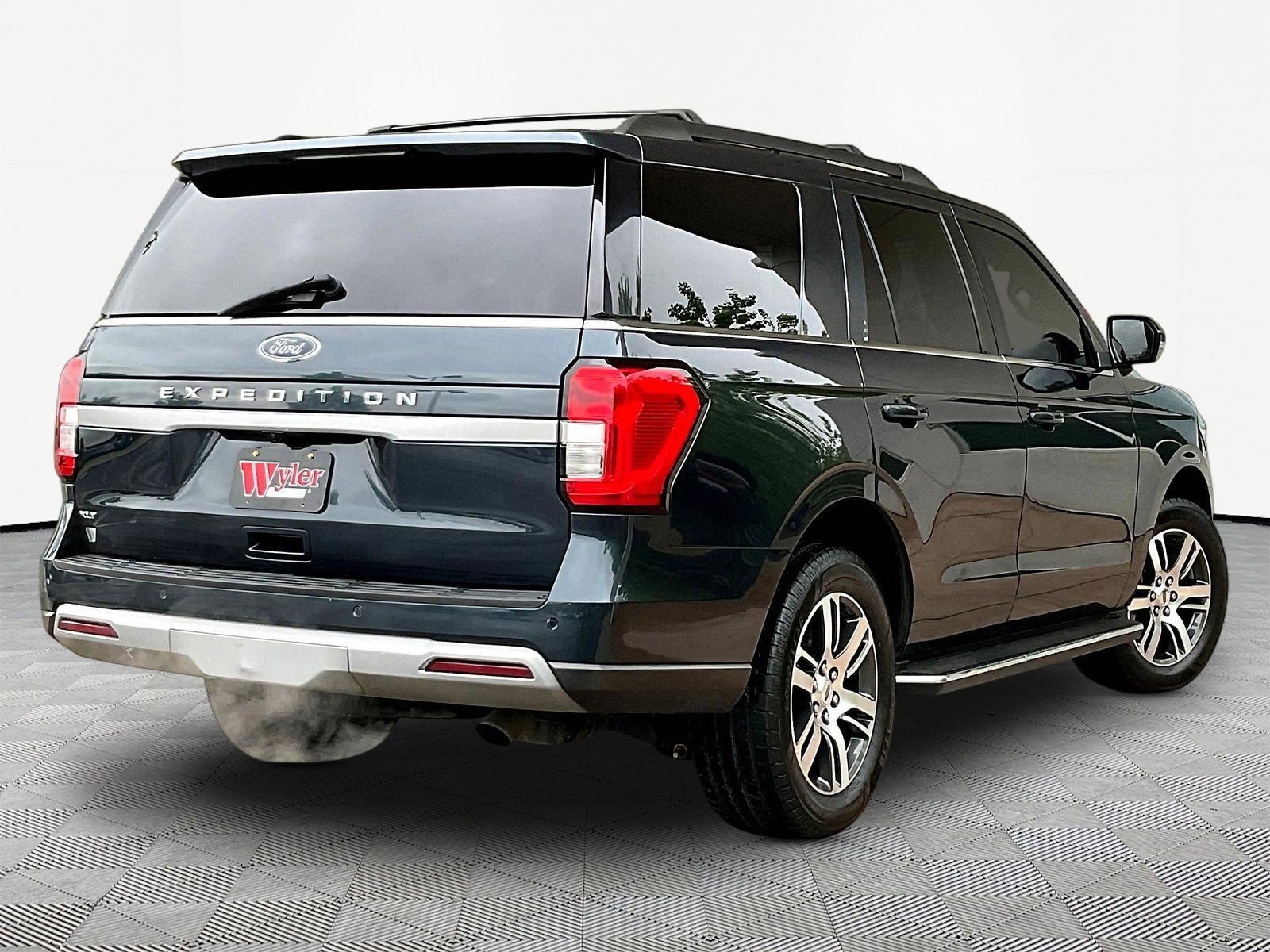Used 2022 Ford Expedition XLT AWD/4WD image 6