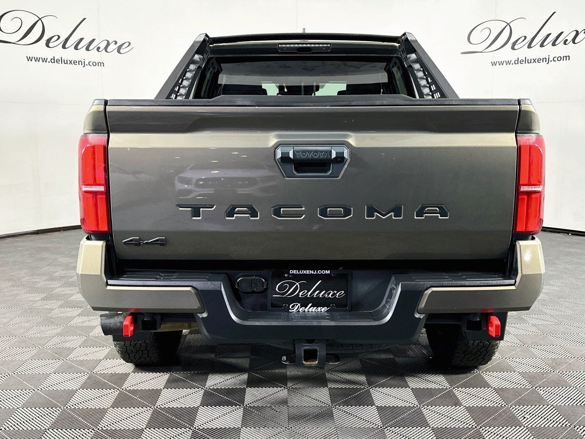 Used 2024 Toyota Tacoma TRD Off-Road AWD/4WD image 5