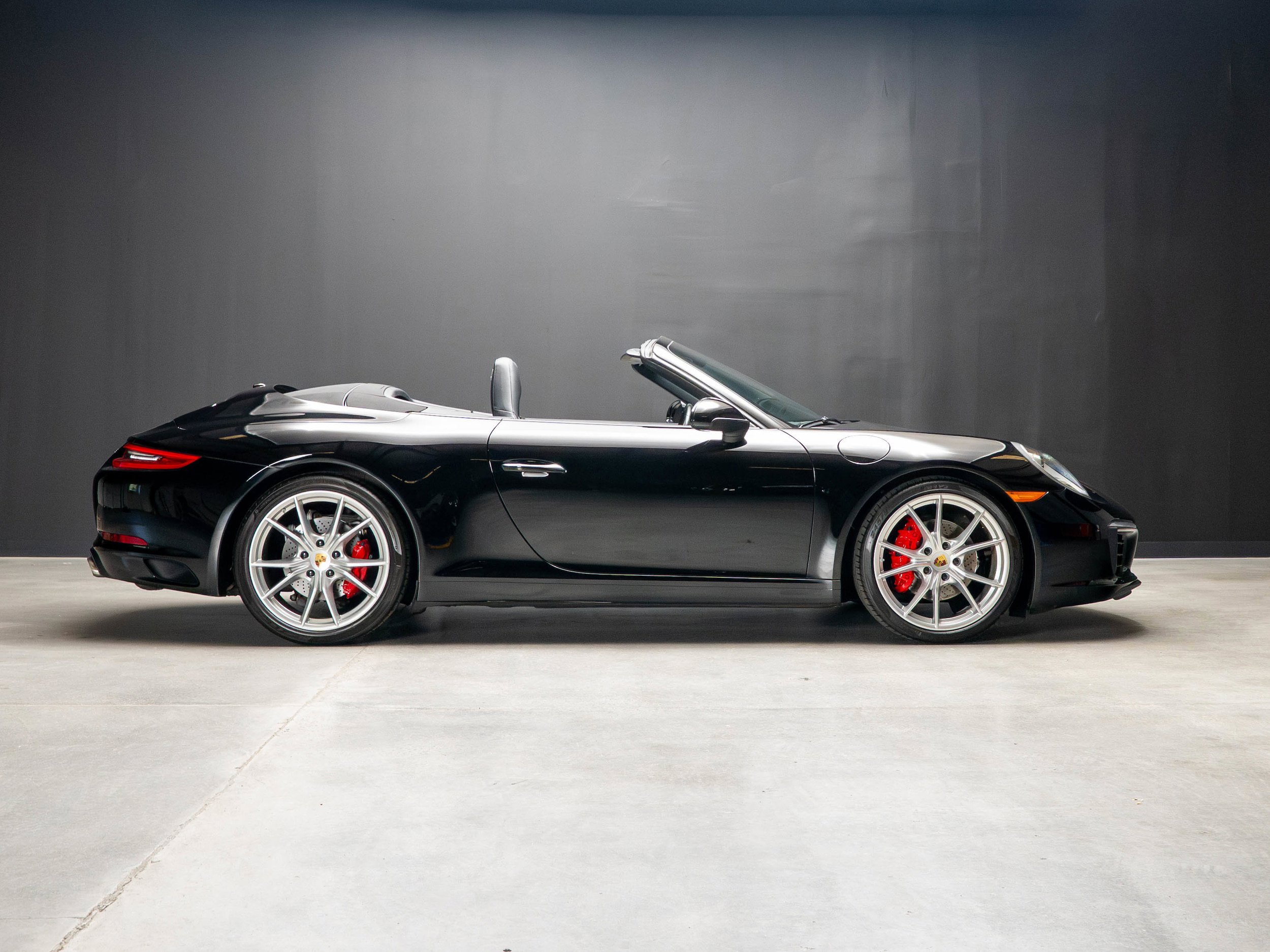 Certified 2017 Porsche 911 Carrera w/ Light Design Package RWD image 13