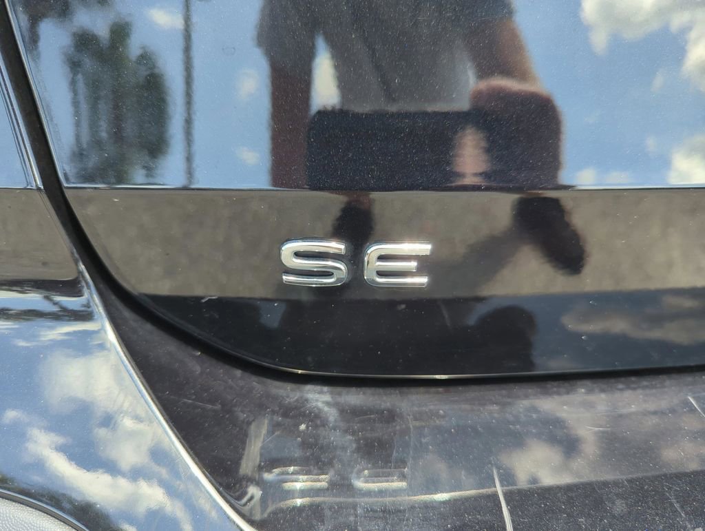 Used 2025 Volkswagen Taos SE FWD image 44