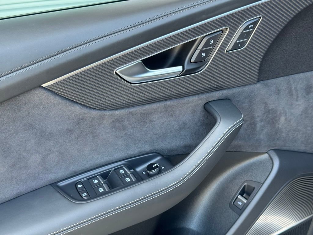 Used 2024 Audi RS Q8 image 23